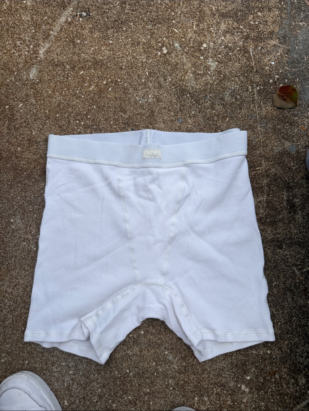 SKIMS White Ribbed Boxer Briefs. Women’s LG